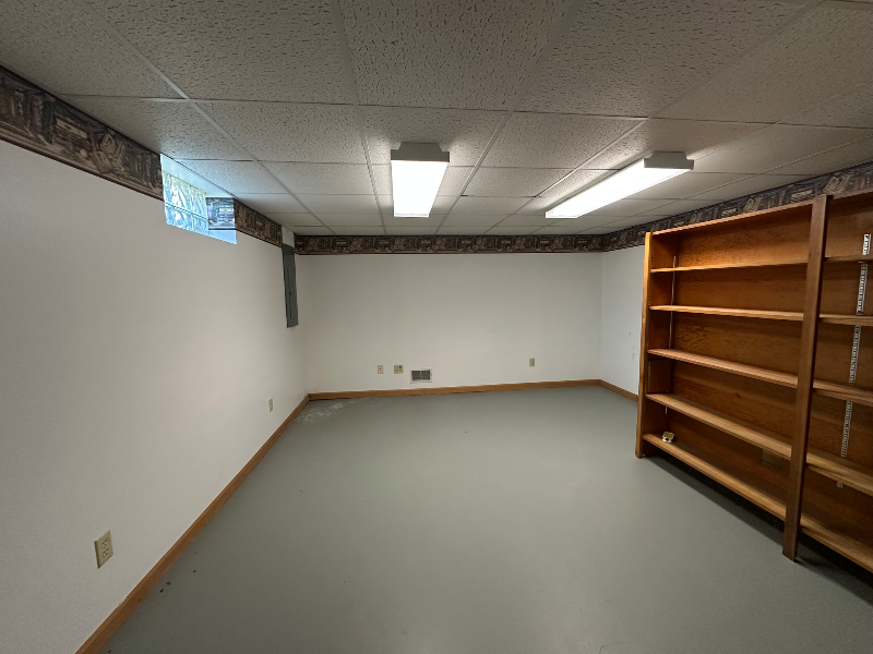 532 E Corning Rd - Photo 2 of 14