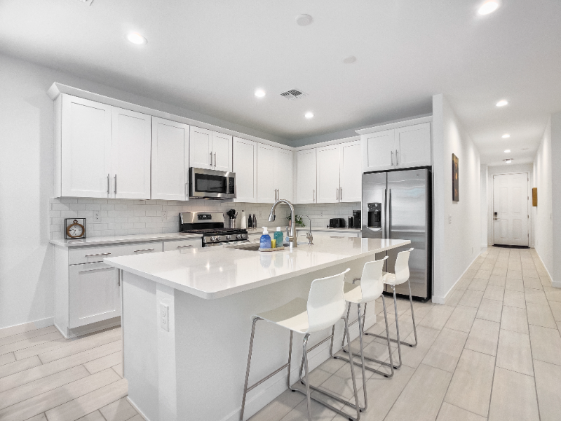 11343 S 50th Ave - Photo 4 of 20