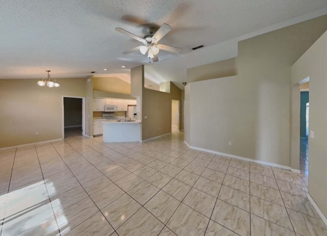 134 Thousand Oaks Blvd - Photo 3 of 8