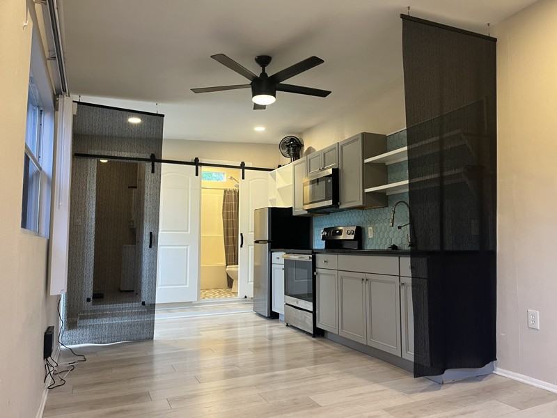 2824 24th Ave N #B - Photo 2 of 12