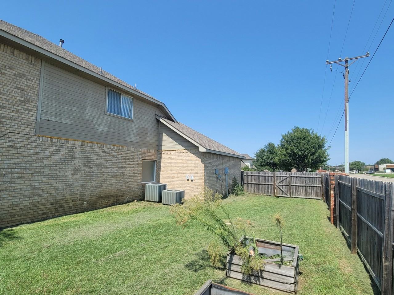 1229 Tralee Lane - Photo 3 of 20