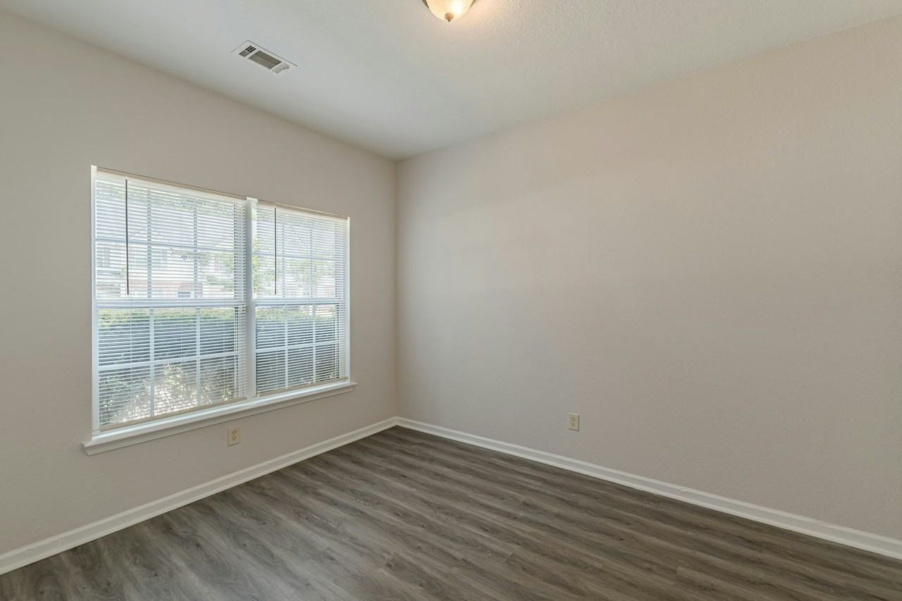 274 Brookview Drive - Photo 6 of 50