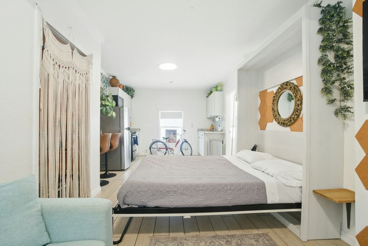 714 Grove Street North, Unit 4 - Photo 5 of 9