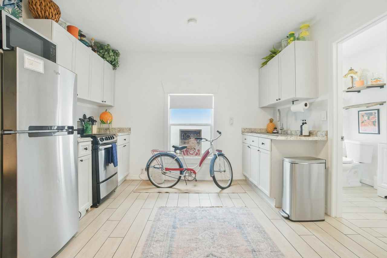 714 Grove Street North, Unit 4 - Photo 7 of 9