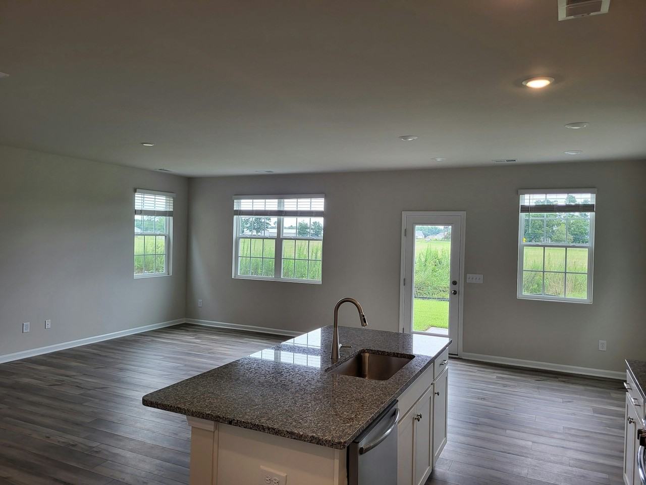 627 Olympia Street - Photo 4 of 29