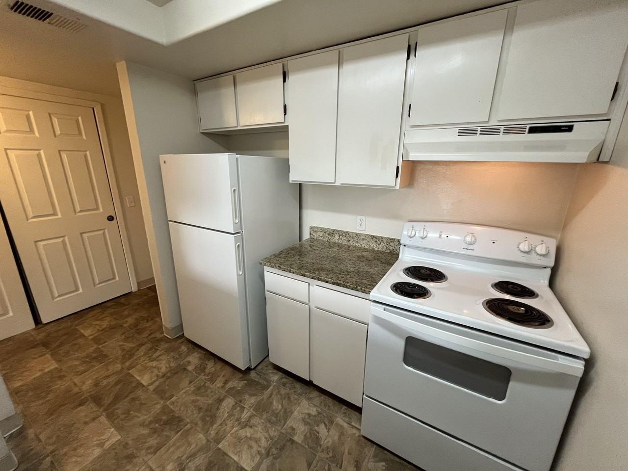 14130 E TEMPLE DR - Photo 3 of 16