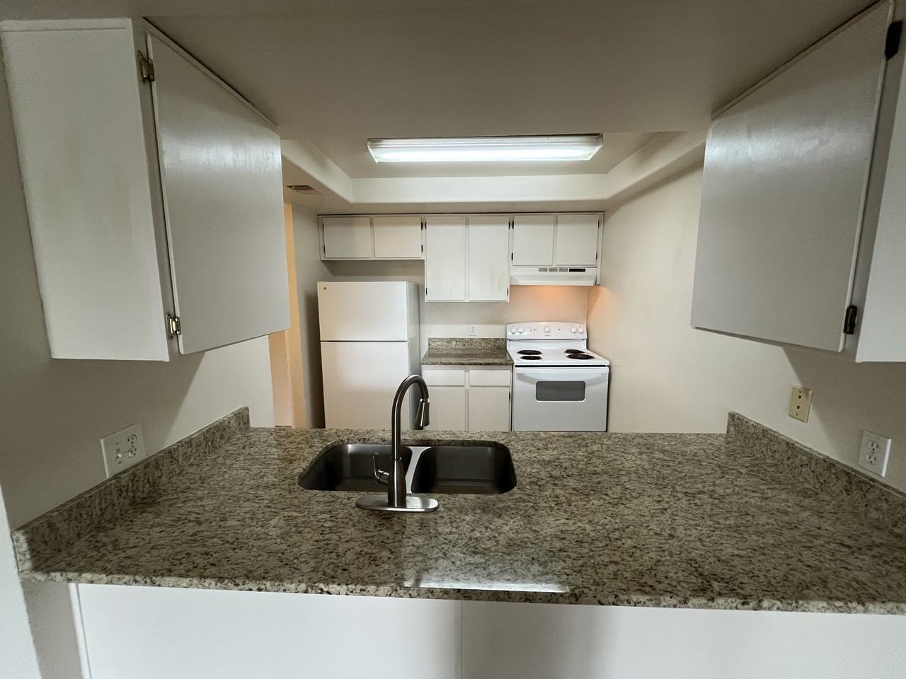 14130 E TEMPLE DR - Photo 4 of 16