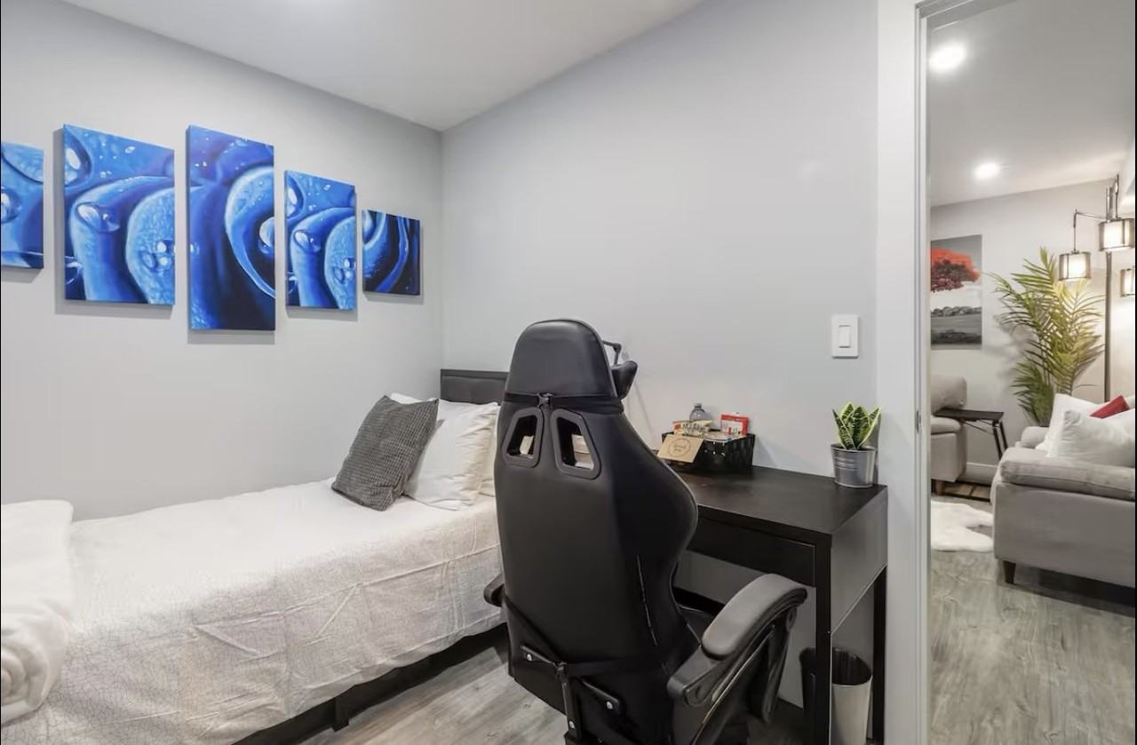 68 A Ave & 190 St - Photo 2 of 13