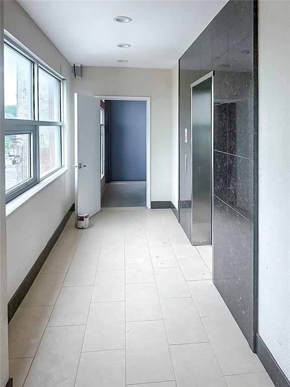 526 Richmond Ter - Photo 3 of 11