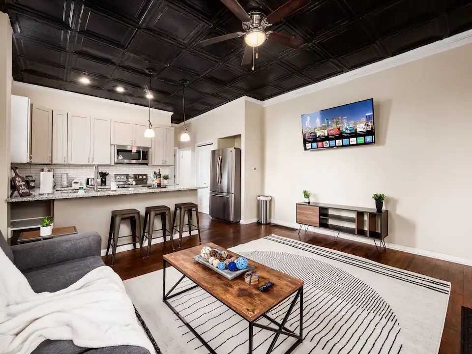 164 East Mithoff Street - Photo 2 of 10