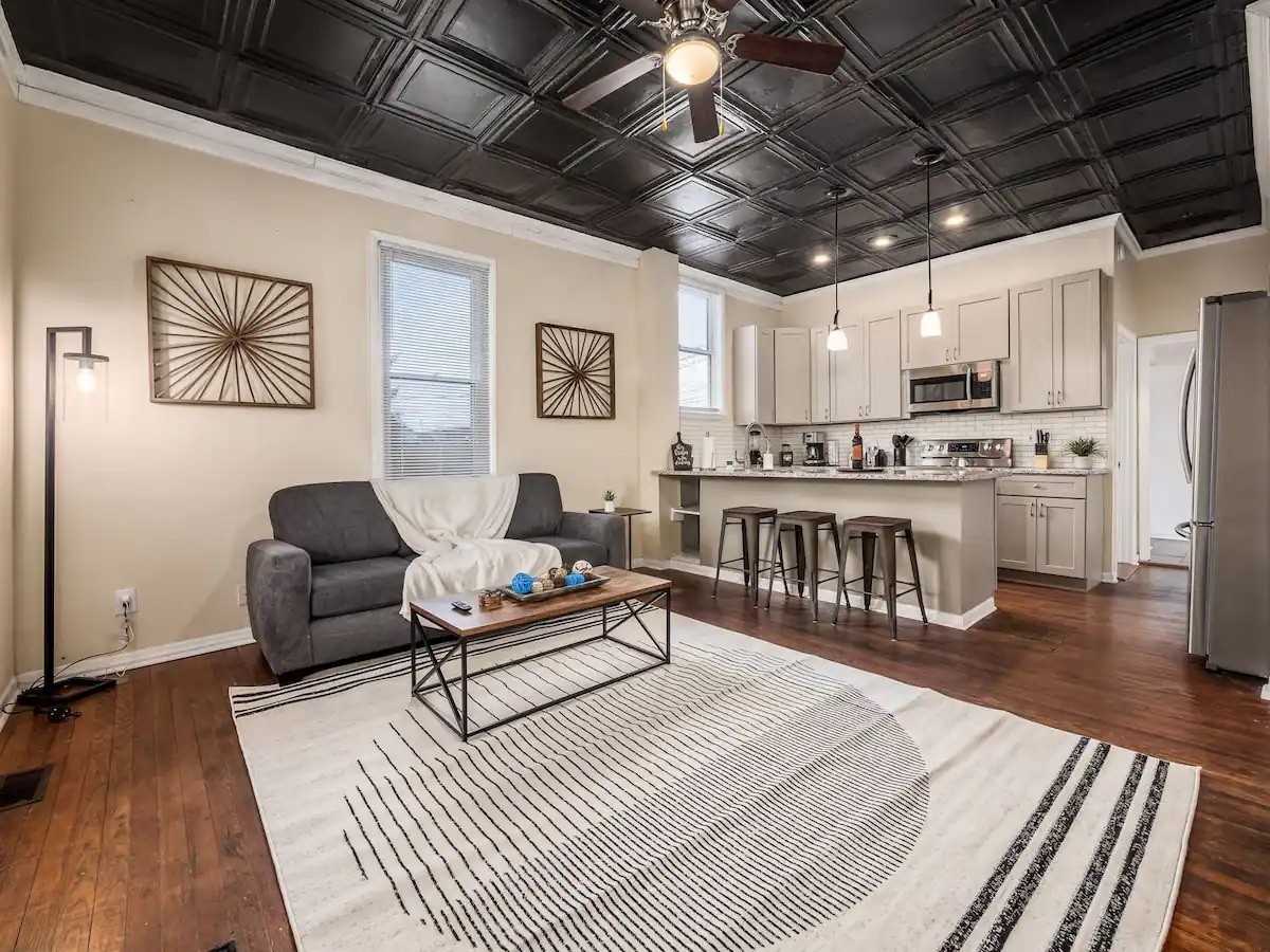 164 East Mithoff Street - Photo 3 of 10