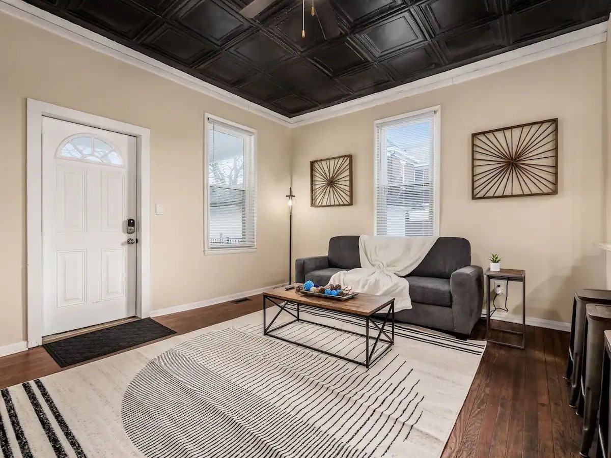 164 East Mithoff Street - Photo 5 of 10