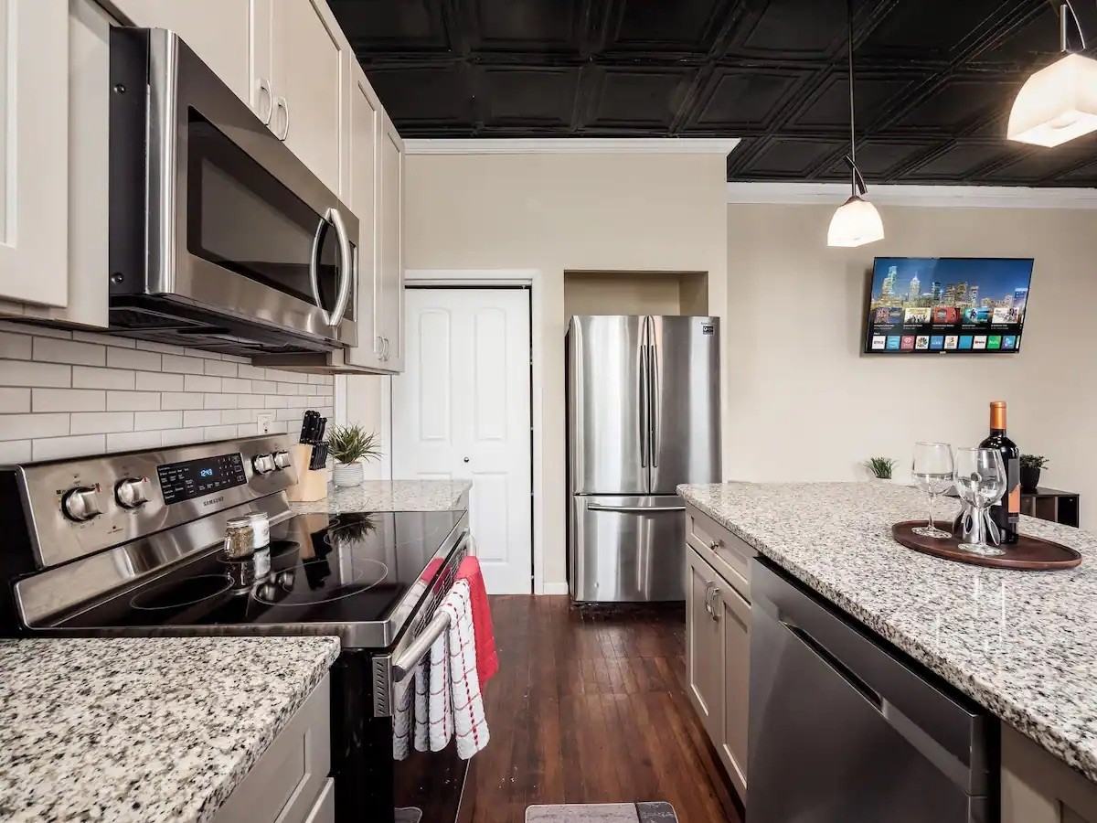 164 East Mithoff Street - Photo 6 of 10