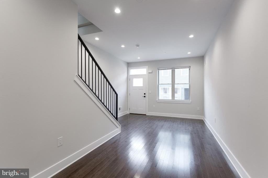 2722 Latona St - Photo 5 of 18