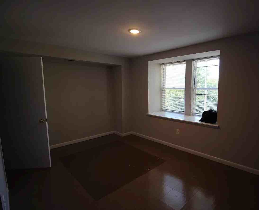 883 North 42nd Street - Photo 4 of 17