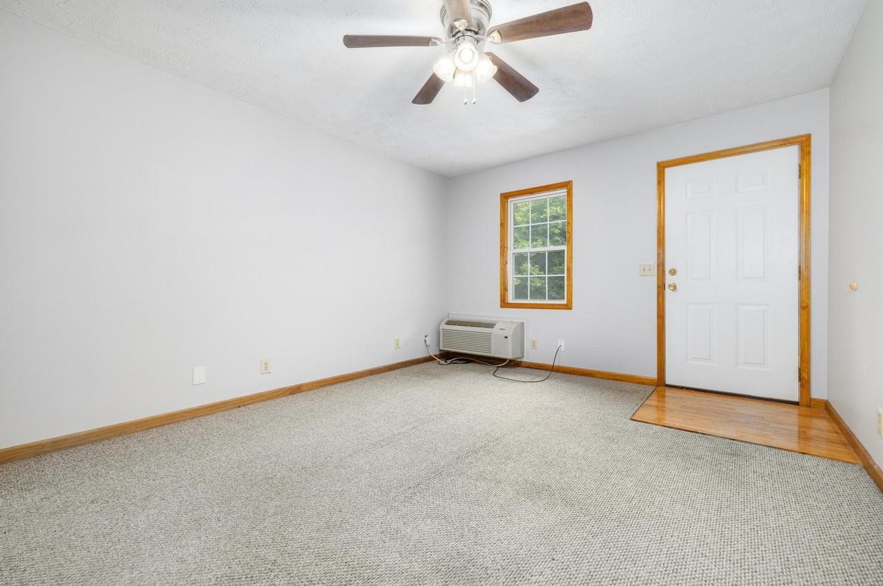 537 Jena Beth Drive - Photo 3 of 11