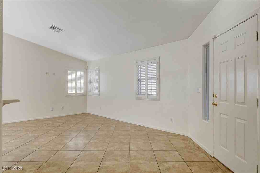 7533 Wandering St - Photo 7 of 43