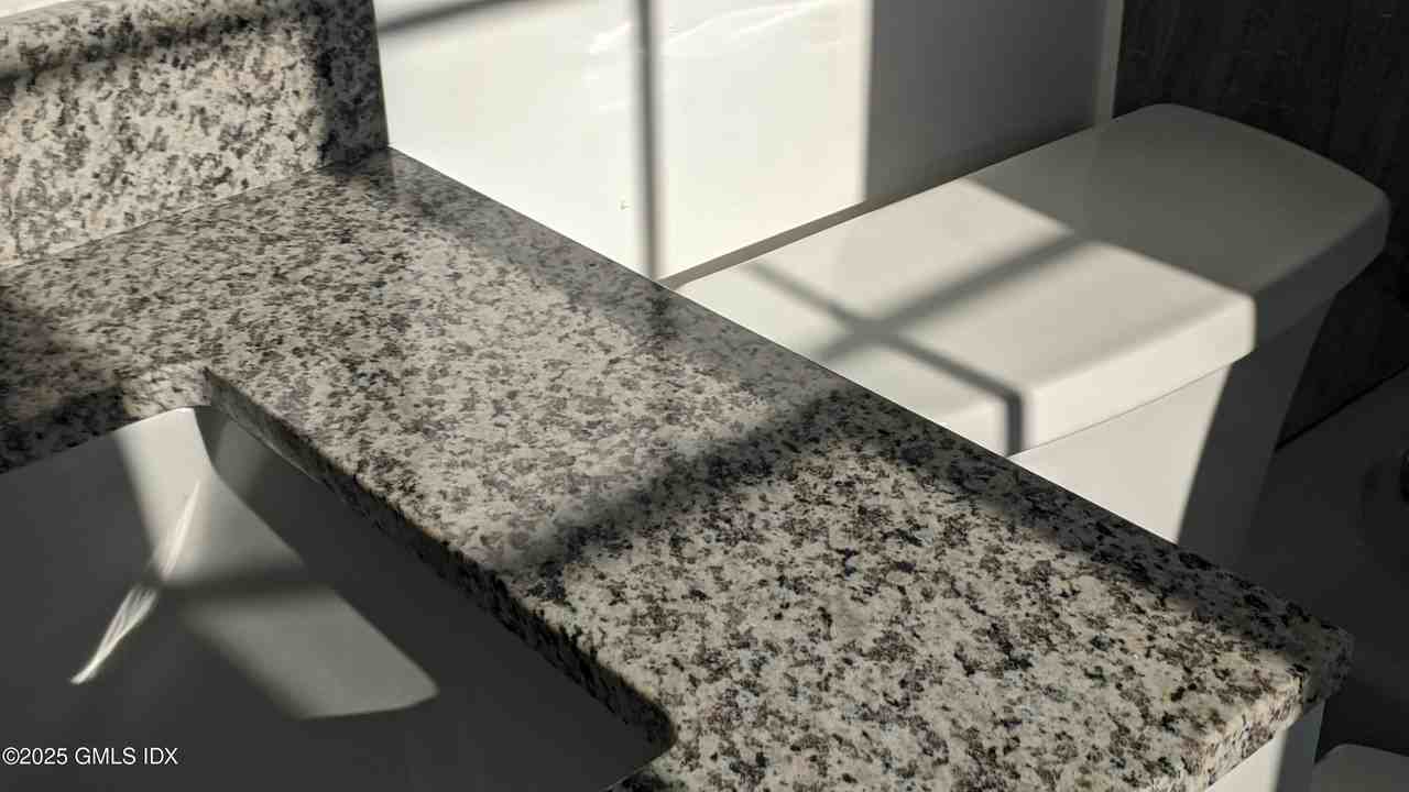 82 Cos Cob Ave - Photo 6 of 13