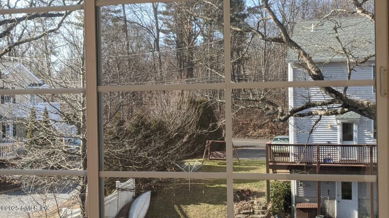 82 Cos Cob Ave - Photo 7 of 13