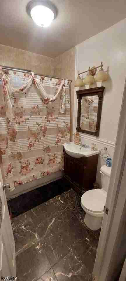 180 N 16th St - Photo 2 of 10