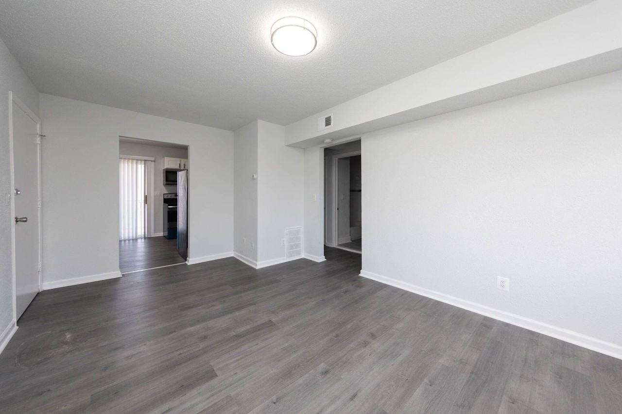 Christiana Pointe Apartments - Photo 4 of 18