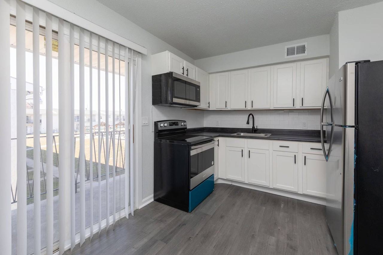 Christiana Pointe Apartments - Photo 2 of 18