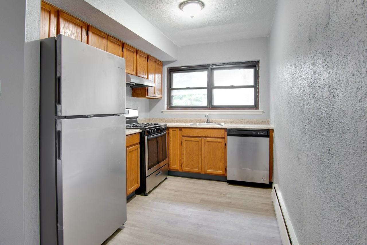 Samanna Apartments - Photo 2 of 12