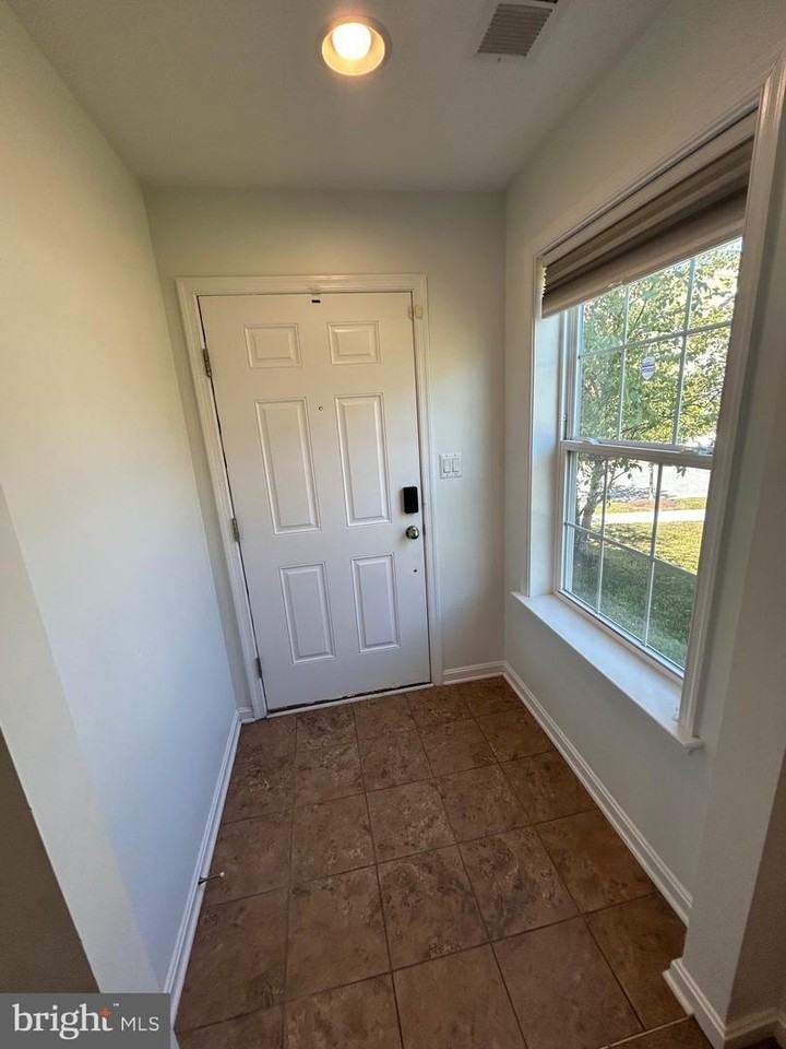 2871 Burrows Ln - Photo 3 of 38