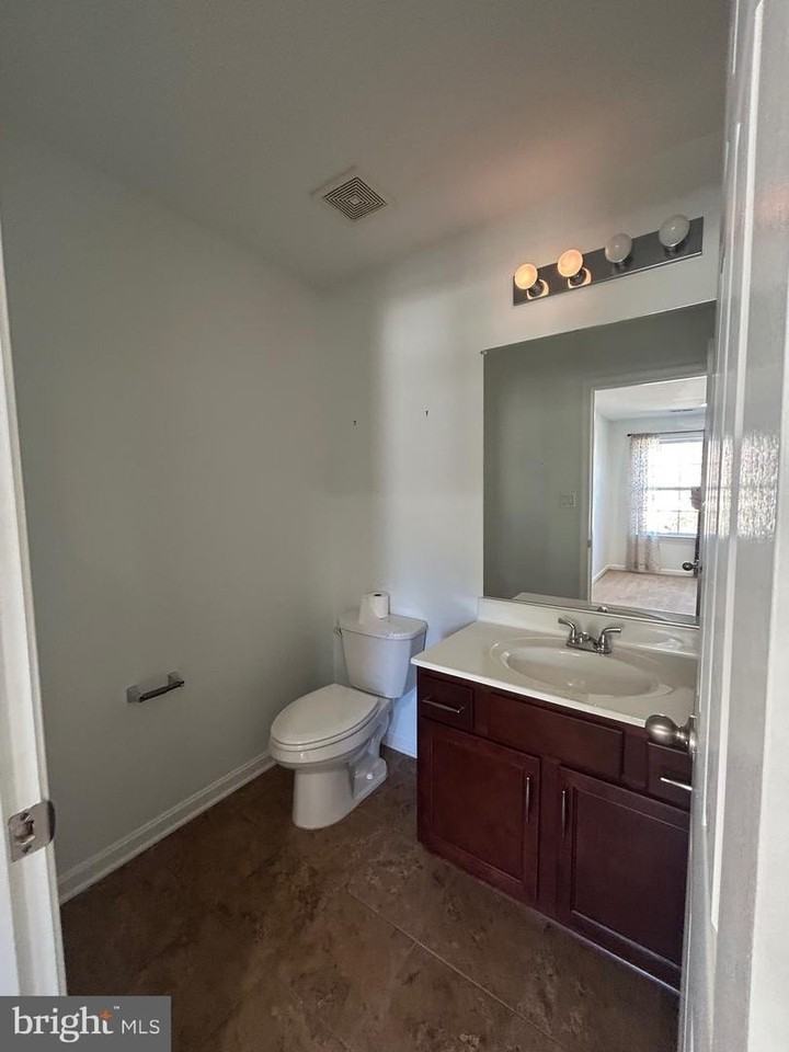 2871 Burrows Ln - Photo 7 of 38