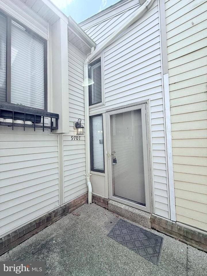 9707 Lake Shore Drive