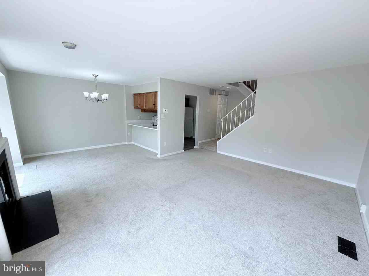 9707 Lake Shore Drive - Photo 4 of 20