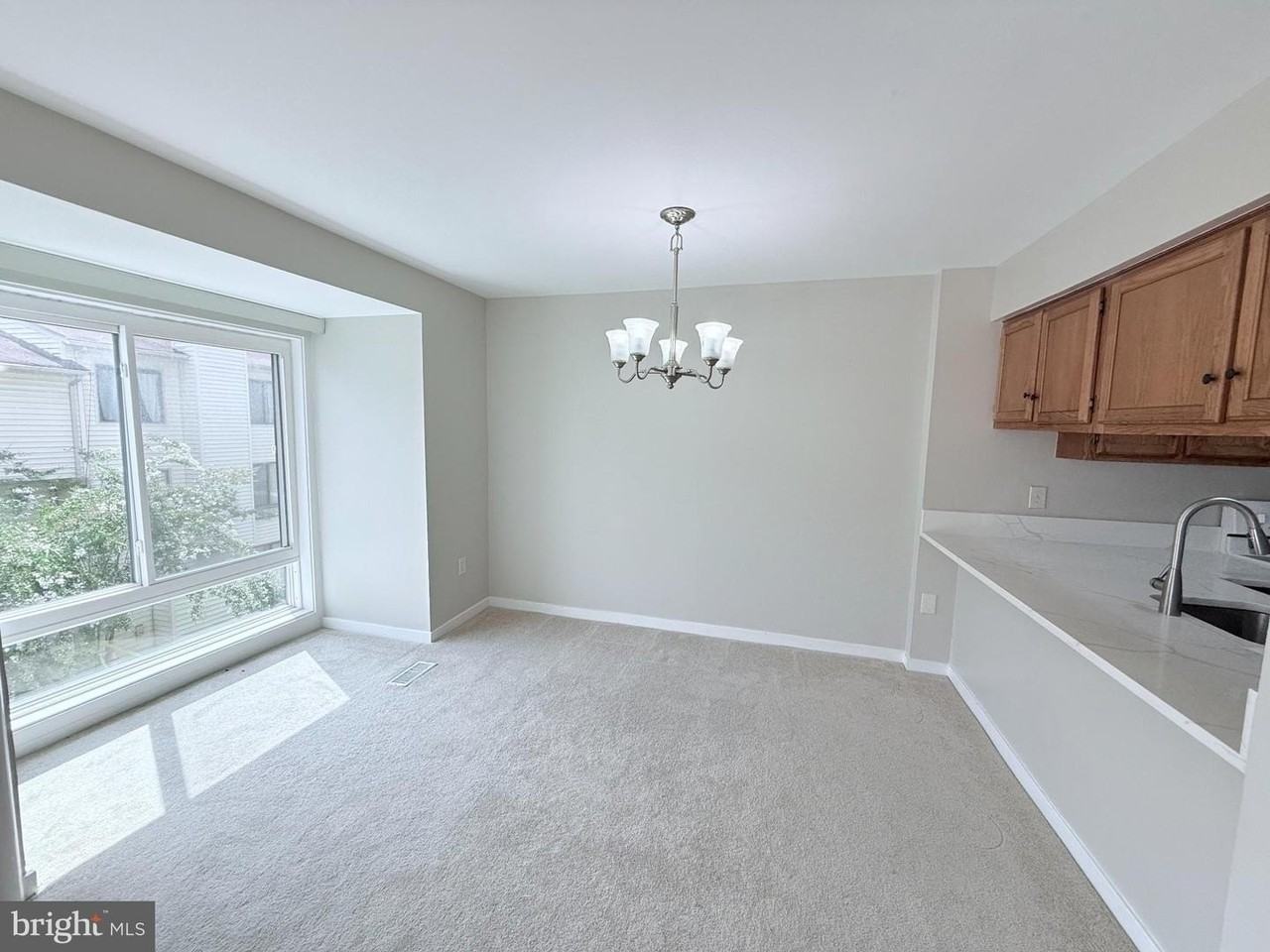 9707 Lake Shore Drive - Photo 5 of 20