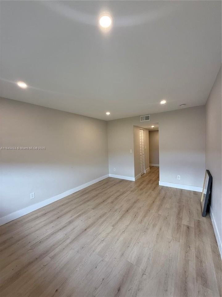 (address hidden) - Photo 6 of 16