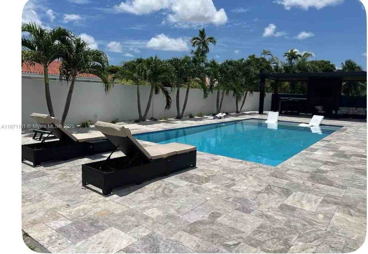 6201 Sw 107th Ave #0 - Photo 2 of 50