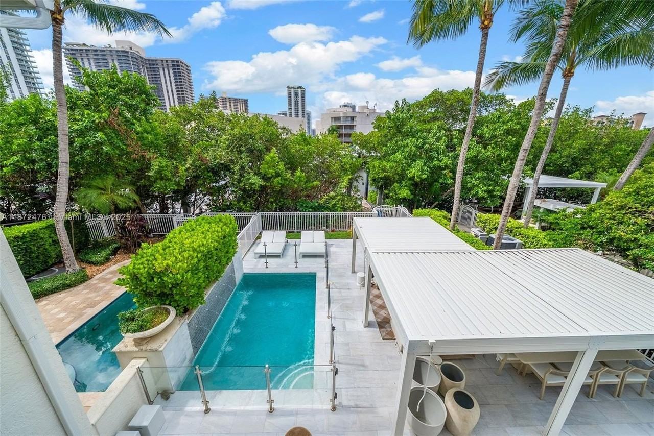 3802 Ne 199th Ter #3802 - Photo 3 of 40