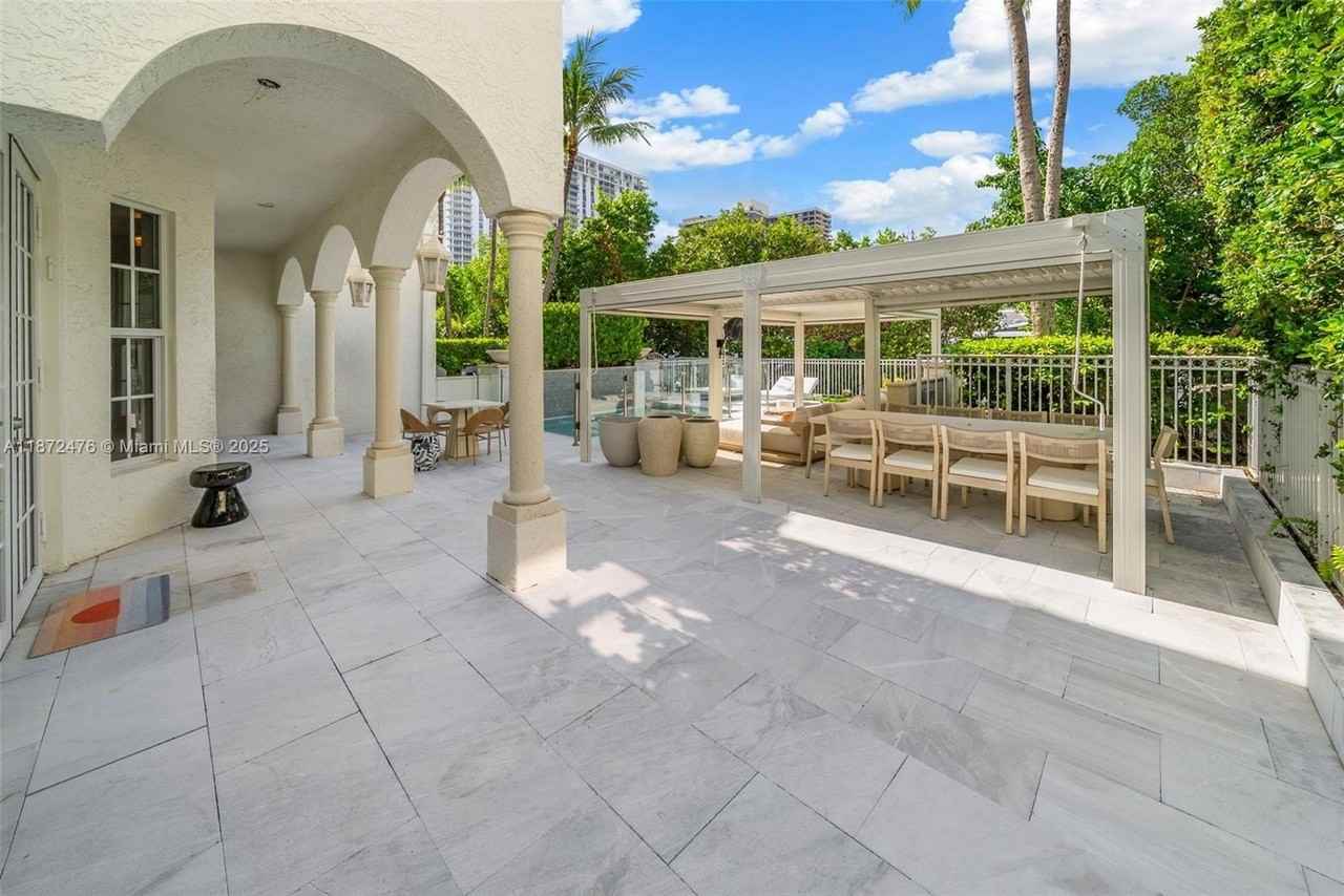 3802 Ne 199th Ter #3802 - Photo 6 of 40