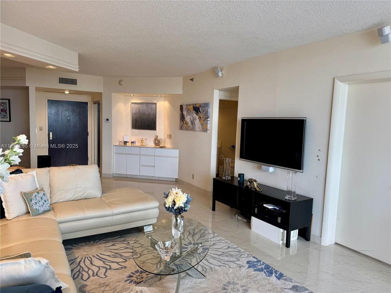 3000 Island Blvd #2004 - Photo 2 of 37