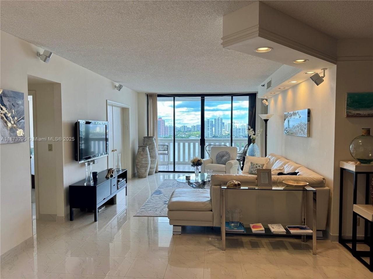 3000 Island Blvd #2004 - Photo 4 of 37