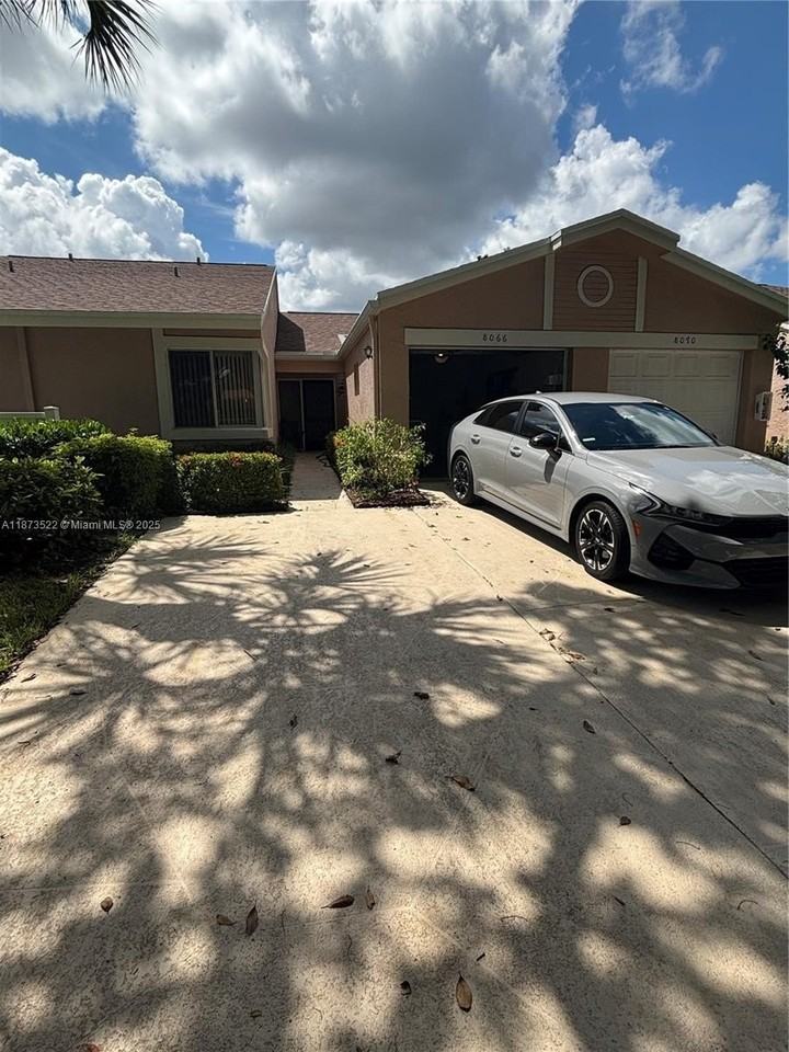 8066 Springside Ct #E