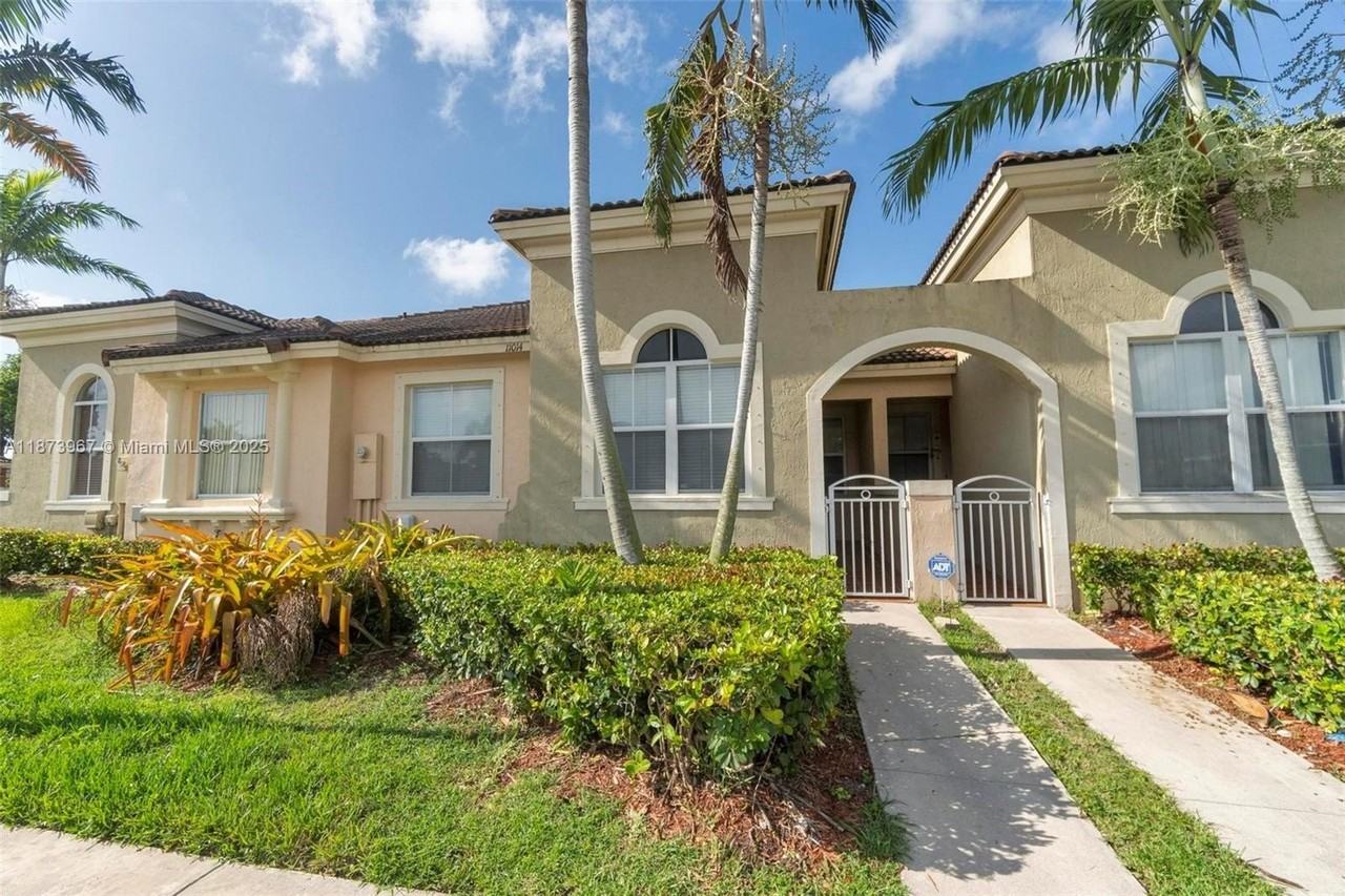 11014 Sw 237th Ln - Photo 5 of 45