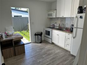 5320 Sw 97th Ave #B - Photo 1 of 1