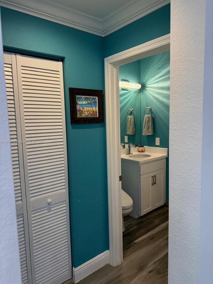 2863 Sw 120th Ter #0 - Photo 2 of 29