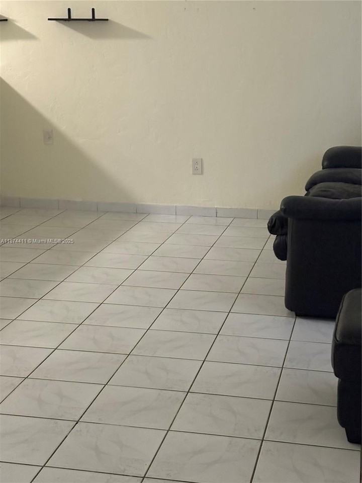 20520 Nw 2nd Ct #1 - Photo 6 of 18