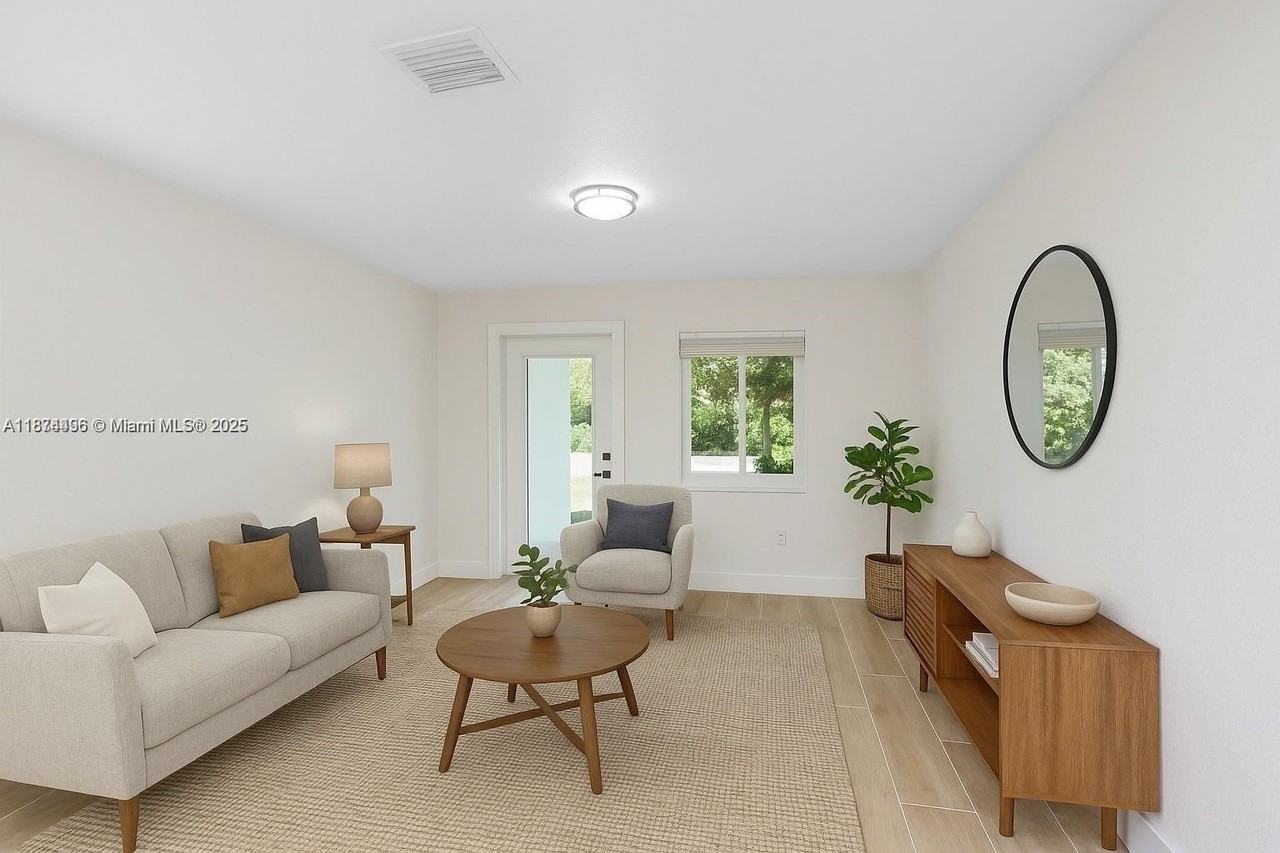 990 Ne 159th St - Photo 5 of 10