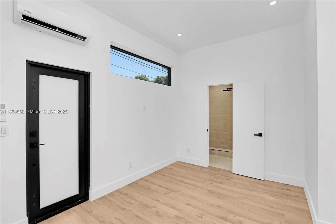 7801 Byron Ave #B - Photo 3 of 8