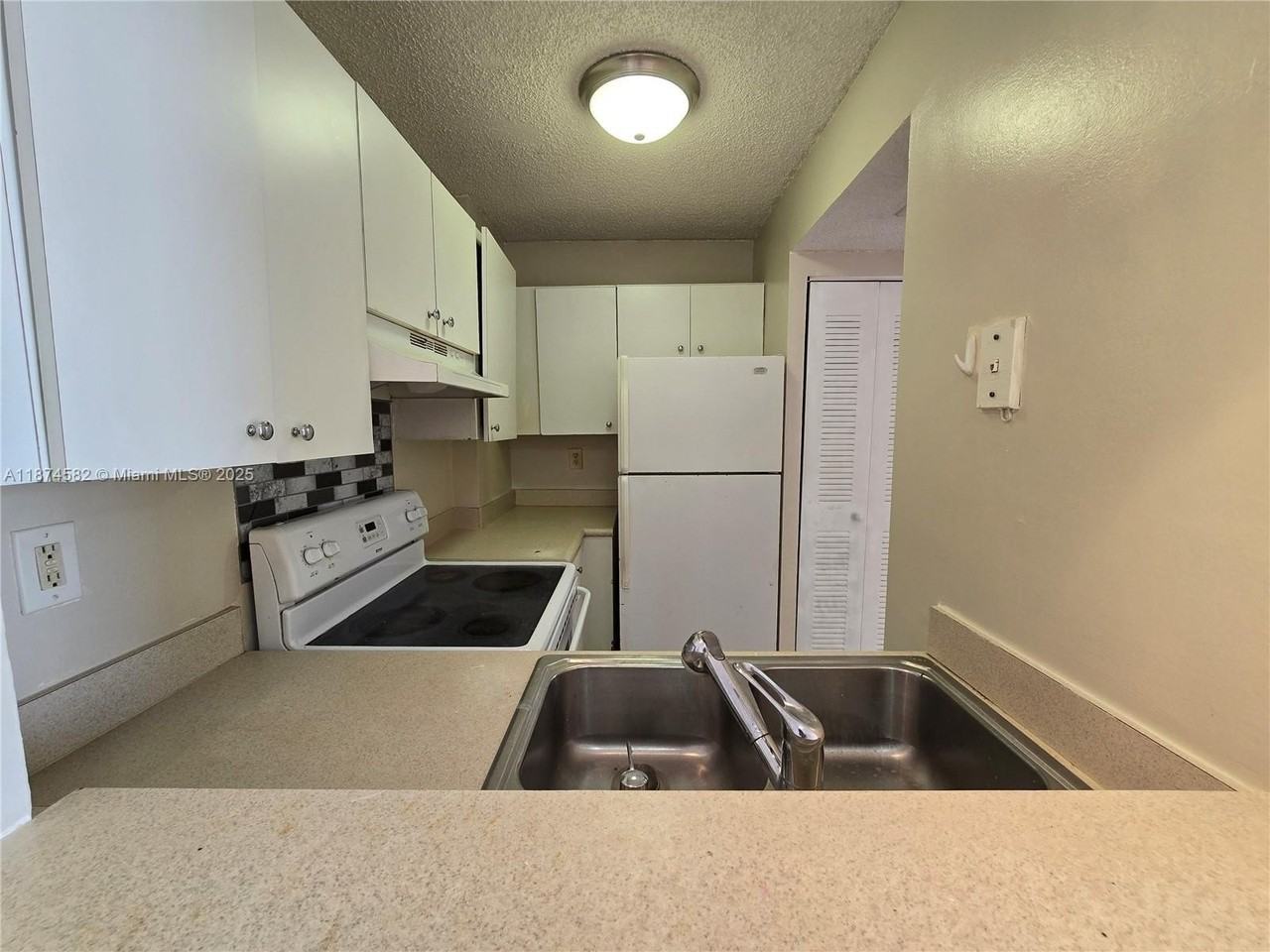 8185 Northwest 7th Street #506 - Photo 4 of 14