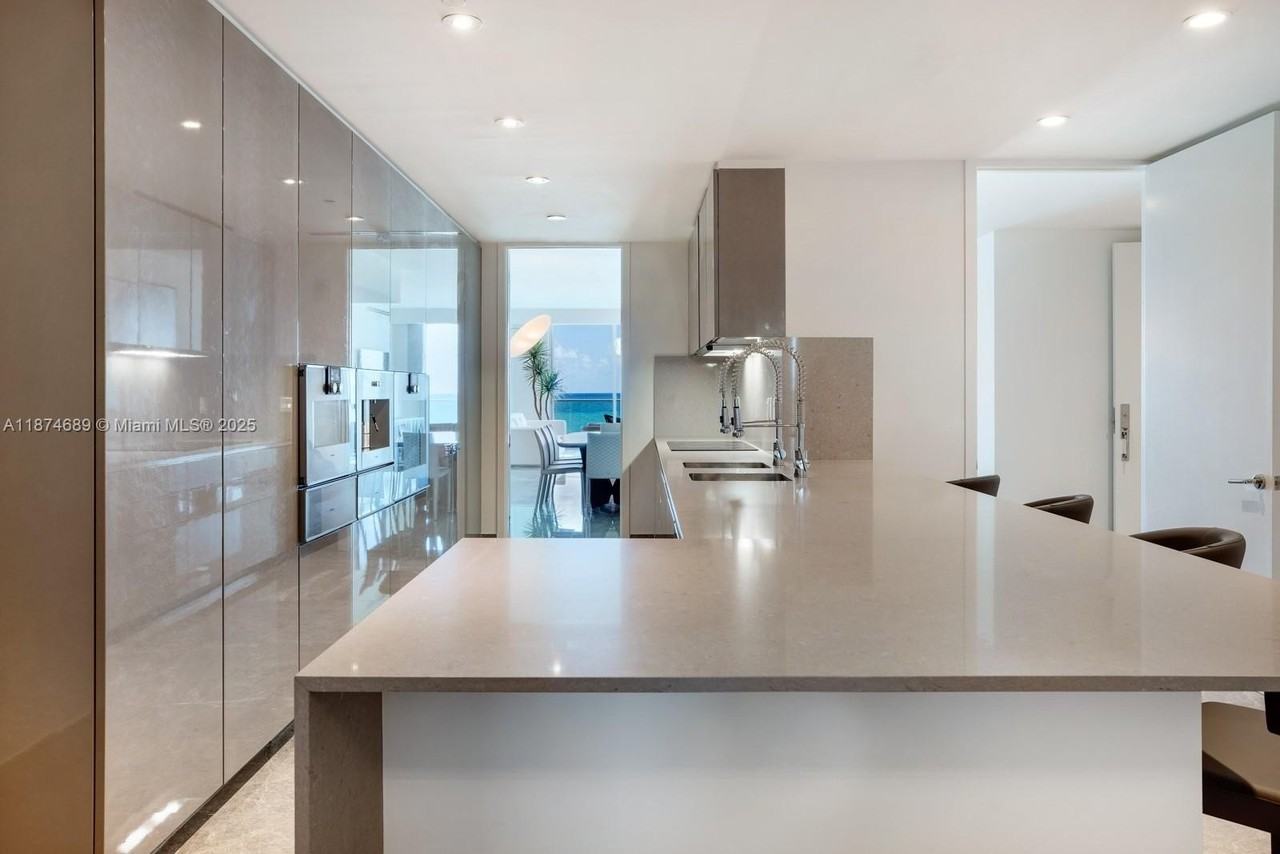 9349 Collins Ave #403 - Photo 4 of 9