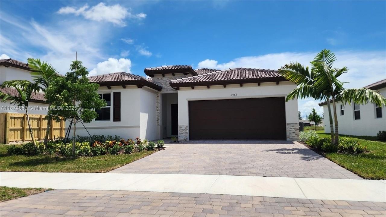 2965 Se 23rd Ave - Photo 5 of 50