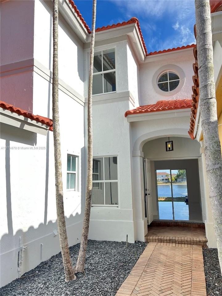 16247 Sw 46th Ter - Photo 3 of 19