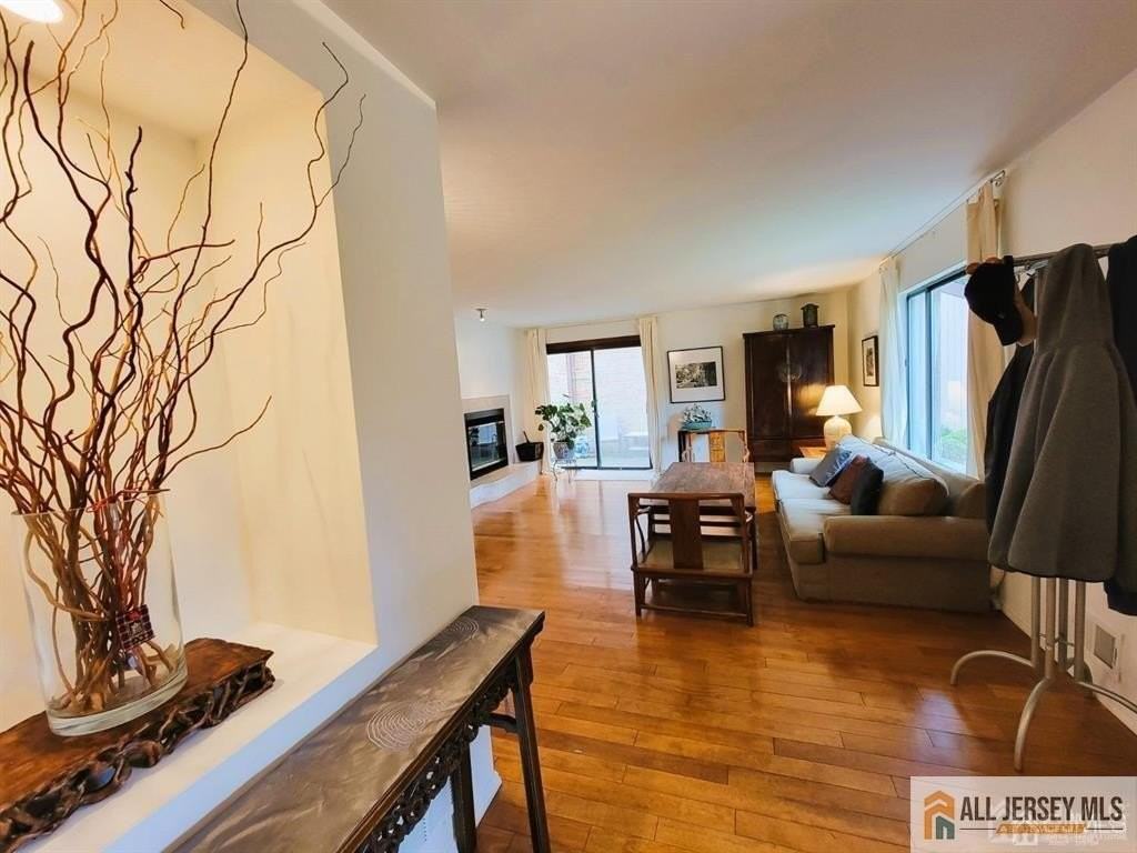 41 Ardsley Ct - Photo 3 of 26